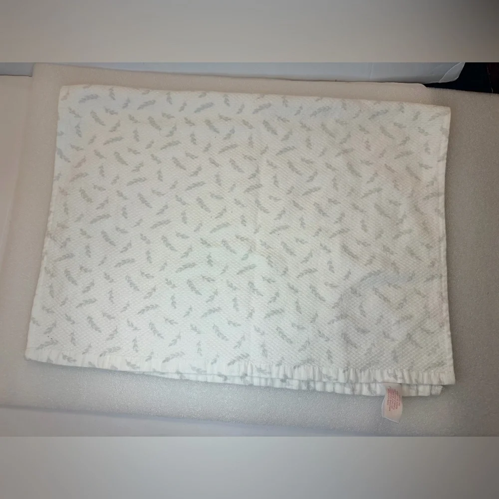 Isaac Mizrahi New York Bride Floral Hand Towel